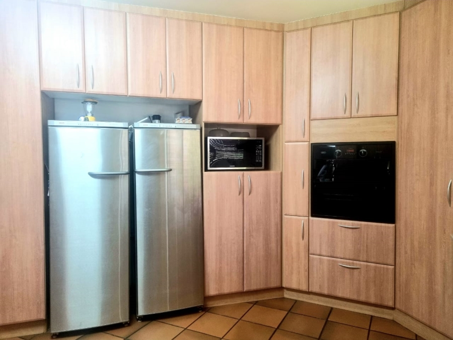 4 Bedroom Property for Sale in Hillcrest Northern Cape